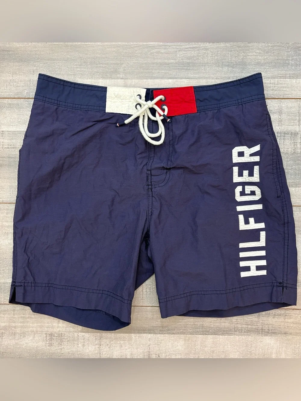 Tommy Hilfiger Mens Swim Trunks Size Small Board Shorts Spell Out Lined Blue
